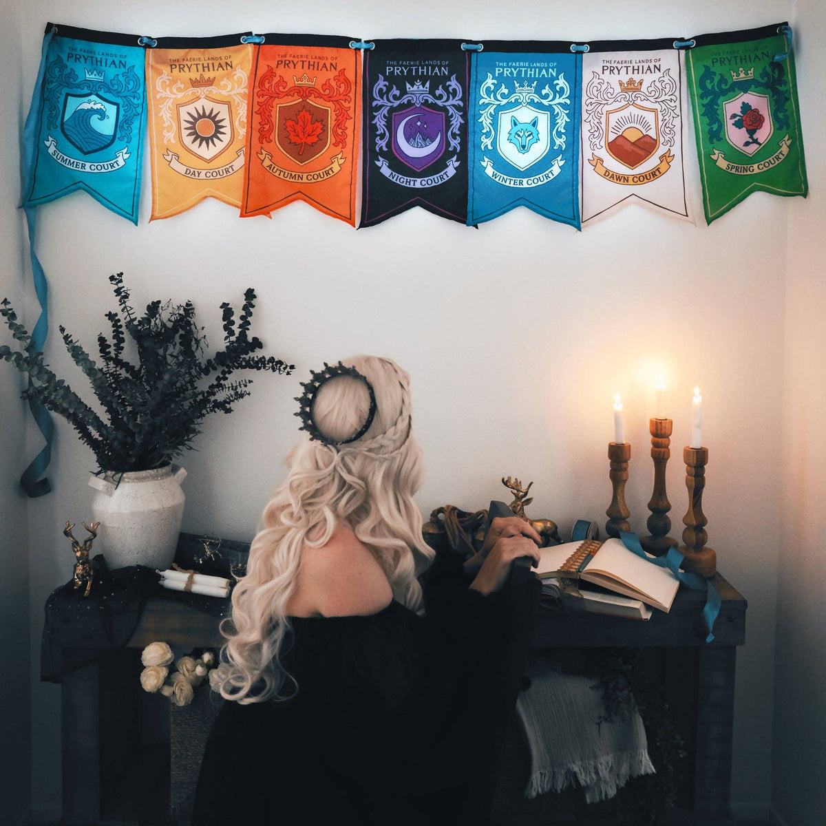 A Court of Thorns and Roses: Courts of Prythian Banner Flag Set (12'' x 20'')